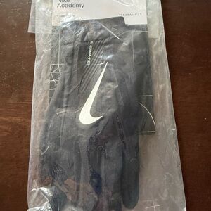 Nike Therma-Fit Black Gloves Soccer or Football (Youth Size Large)